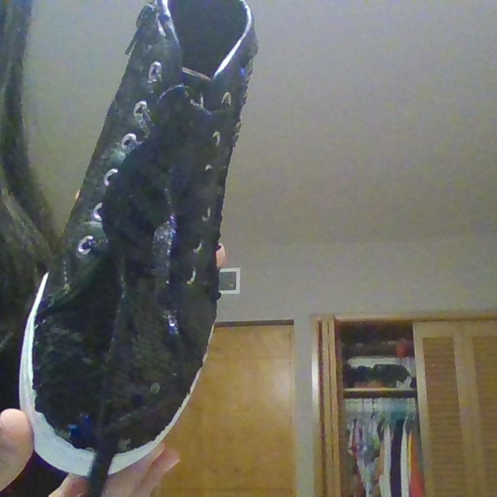 Shoes - Picture 3 of 4